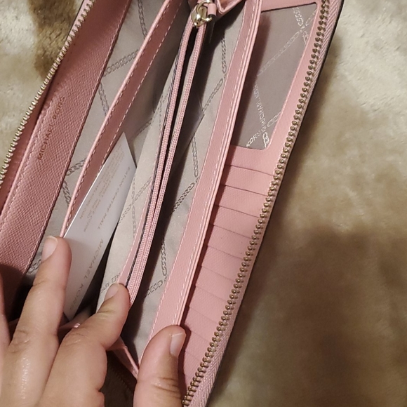 MK handbag - Picture 3 of 3